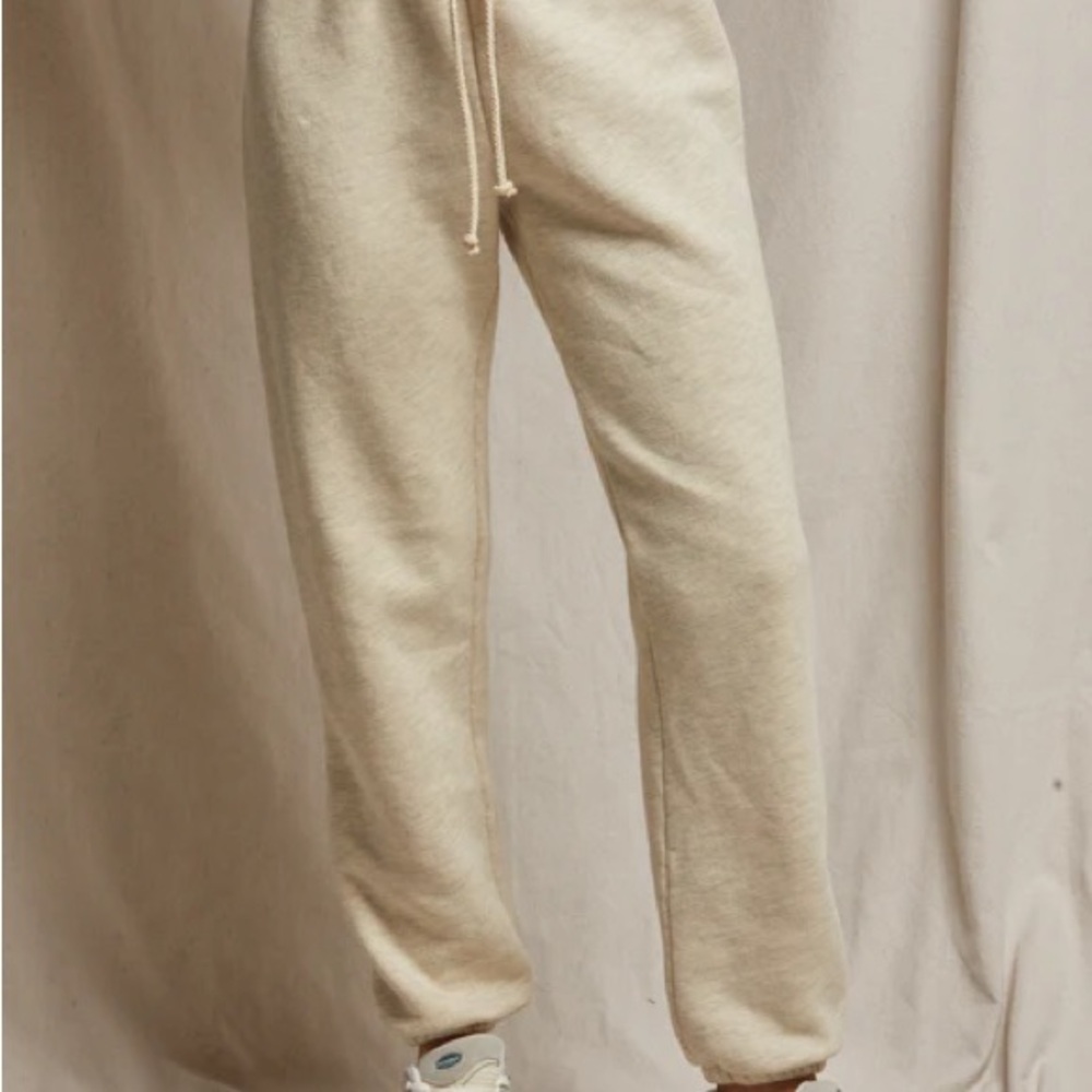 NWT Perfectwhitetee Michelle fleece joggers Size Small- Color Oatmeal - Picture 3 of 5